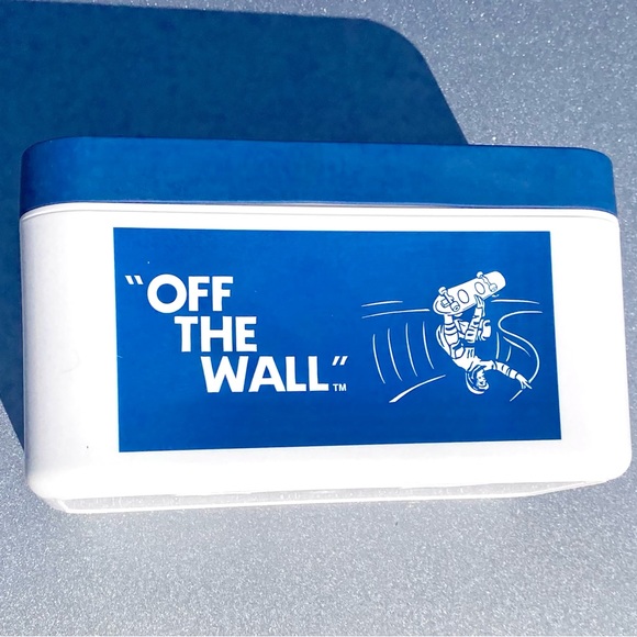 Vans Off the Wall Sk8-Hi Ice Cube Mold And Ice Storage Box - Picture 4 of 11